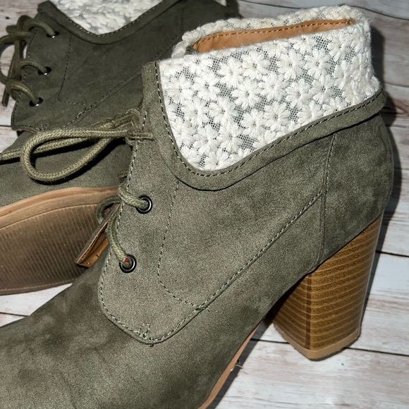 Green lace ankle boots - Picture 4 of 4